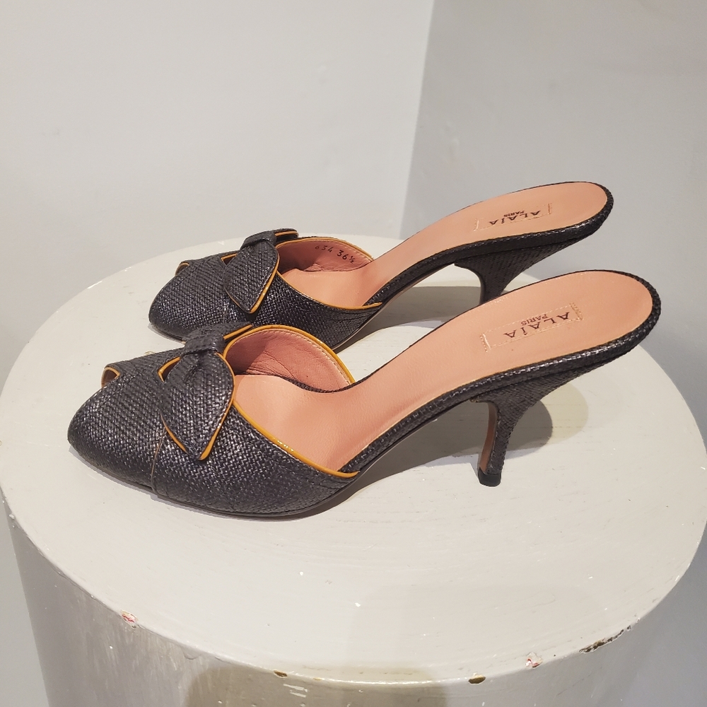 Azzadine Alaia open toe sandal with bow size 6 1/2